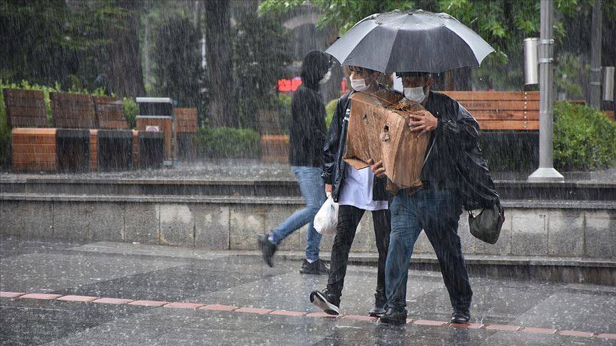 Yeni hafta soğuk başlıyor: Sıcaklıklar 5 derece birden düşecek! Meteoroloji’den sağanak ve fırtına uyarısı 12